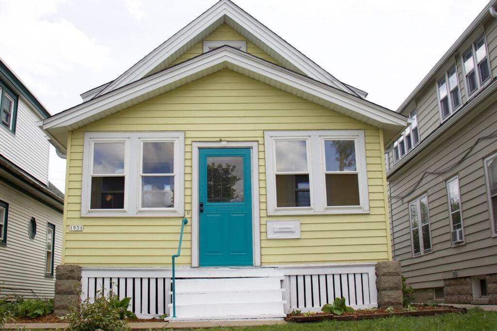 Cute Yellow 2-Br Bungalow W/Free Garage, Free Wifi Vila Milwaukee Exterior foto